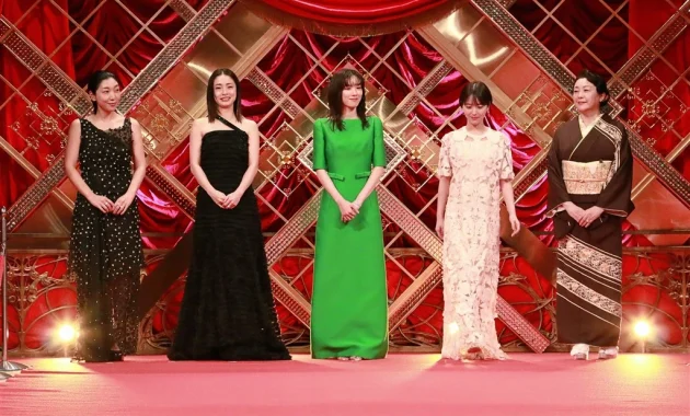 【写真】第47回 日本アカデミー賞 授賞式 レッドカーペット 優秀助演女優賞優賞 (安藤サクラ、上戸彩、永野芽郁、浜辺美波、松坂慶子)