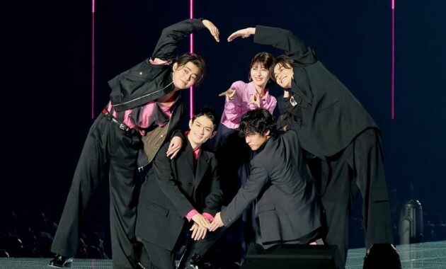 【写真】マイナビ TGC 2024 A/W 映画『六人の嘘つきな大学生』スペシャルステージ (浜辺美波、赤楚衛二、佐野勇斗、山下美月、倉悠貴、西垣匠)