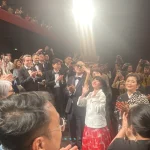 【写真】第78回カンヌ国際映画祭 コンペティション部門 映画『ルノワール』ワールドプレミア上映スタンディングオベーション (早川千絵監督、鈴木唯、石田ひかり、リリー・フランキー、プロデューサー)