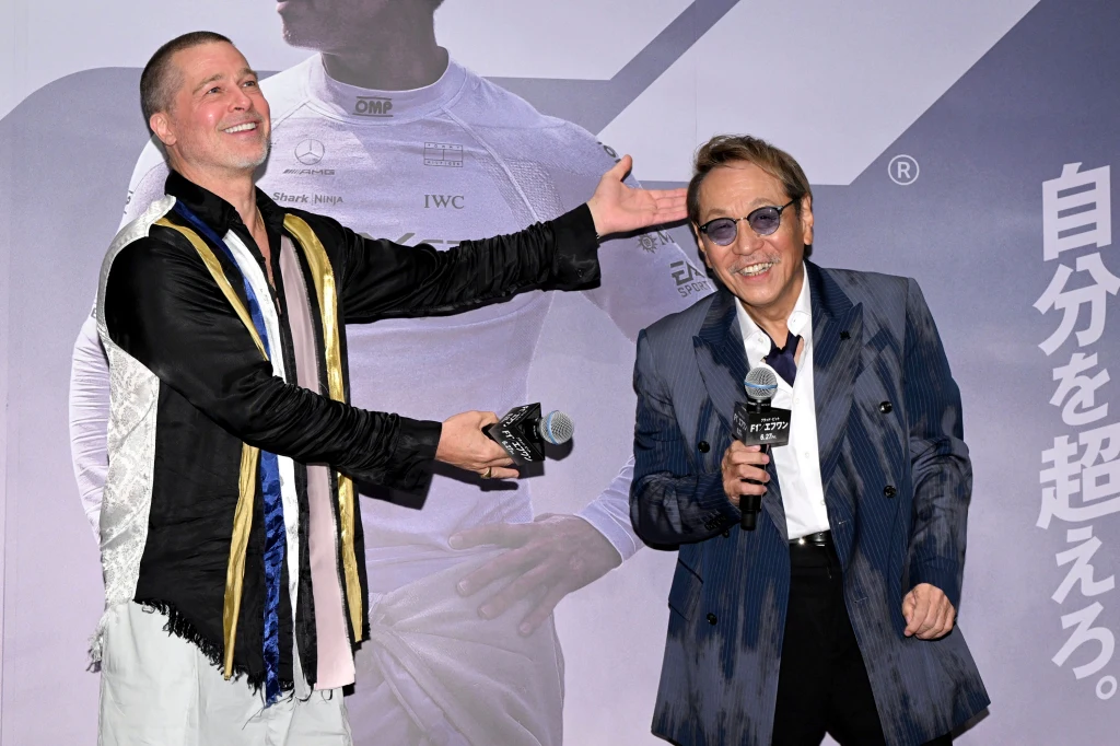 【写真】映画『F1®／エフワン』ブラッド・ピット来日舞台挨拶＠グランドシネマサンシャイン 池袋 (ブラッド・ピット 堀内賢雄)