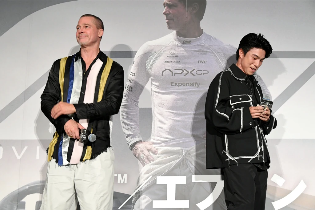 【写真】映画『F1®／エフワン』ブラッド・ピット来日舞台挨拶＠丸の内ピカデリー Dolby Cinema (ブラッド・ピット、中尾明慶)
