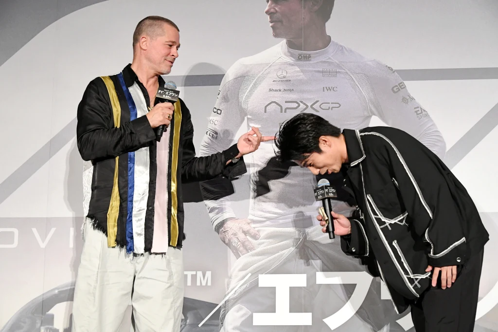 【写真】映画『F1®／エフワン』ブラッド・ピット来日舞台挨拶＠丸の内ピカデリー Dolby Cinema (ブラッド・ピット、中尾明慶)