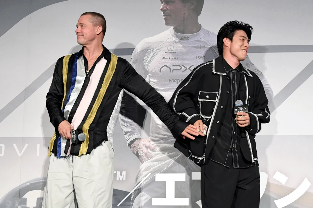 【写真】映画『F1®／エフワン』ブラッド・ピット来日舞台挨拶＠丸の内ピカデリー Dolby Cinema (ブラッド・ピット、中尾明慶)