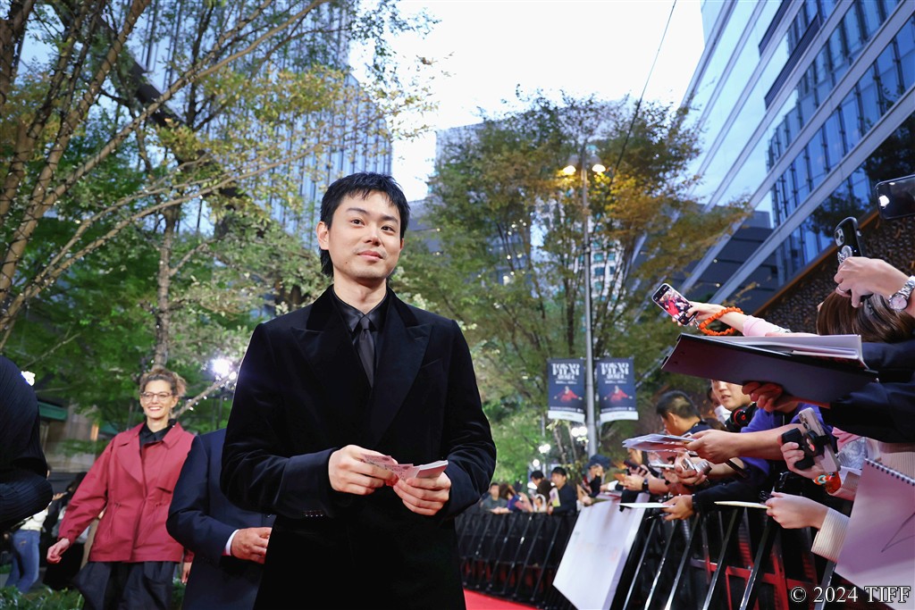 【写真】第37回 東京国際映画祭(TIFF) ガラ・セレクション部門 映画『サンセット・サンライズ』レッドカーペットイベント (菅田将暉)
