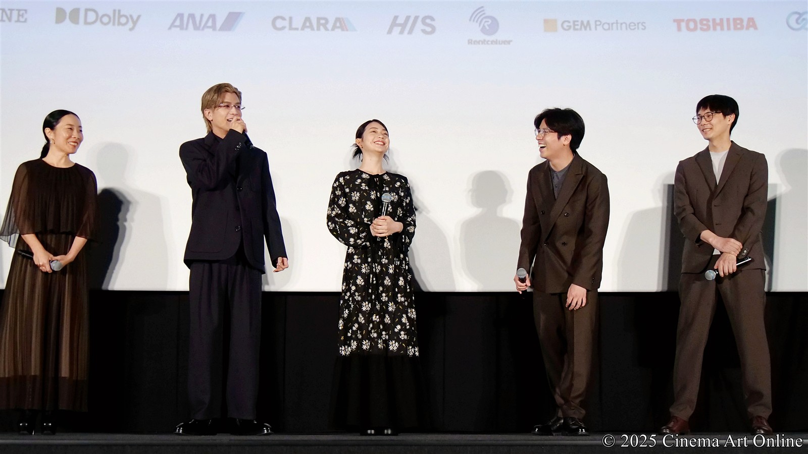 【写真】第38回 東京国際映画祭(TIFF) コンペティション部門 映画『金髪』舞台挨拶 (岩田剛典、白鳥玉季、山田真歩、田村健太郎、坂下雄一郎監督)