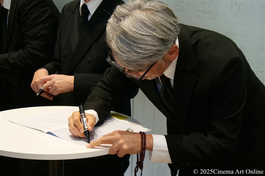 【写真】映画『ひみつきちのつくりかた』新文芸坐サイン会 (佐藤貢三)