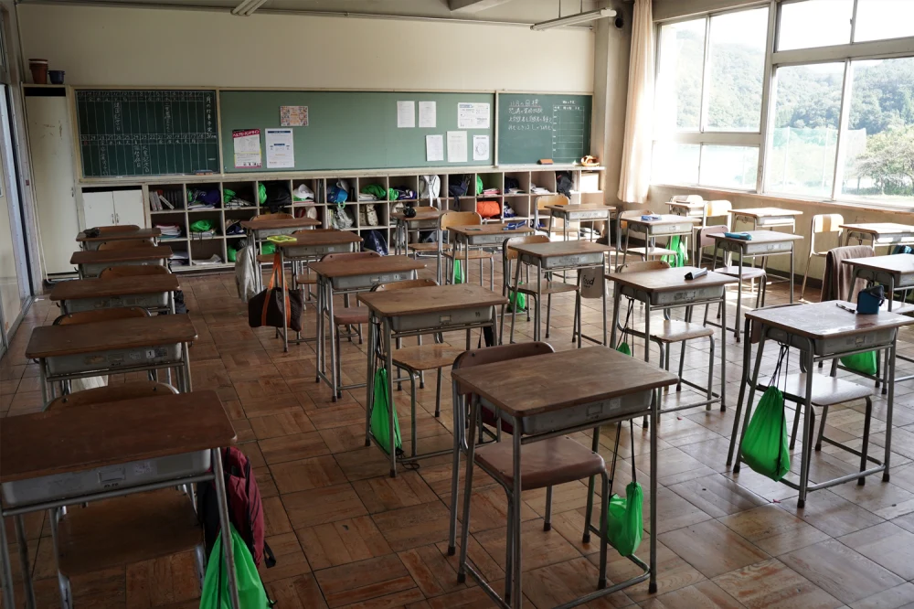 【画像】映画『万事快調〈オール・グリーンズ〉』場面カット (教室)